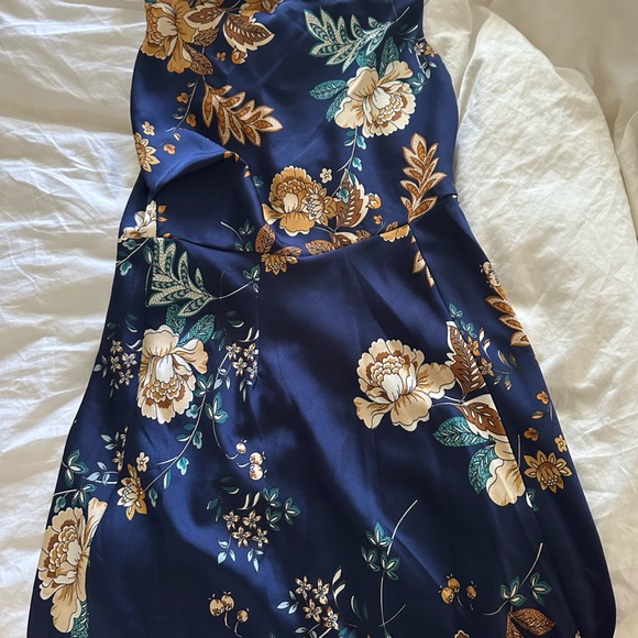 Petal & Pup Navy Blue Silk Floral dress. US size 6 - Picture 3 of 9